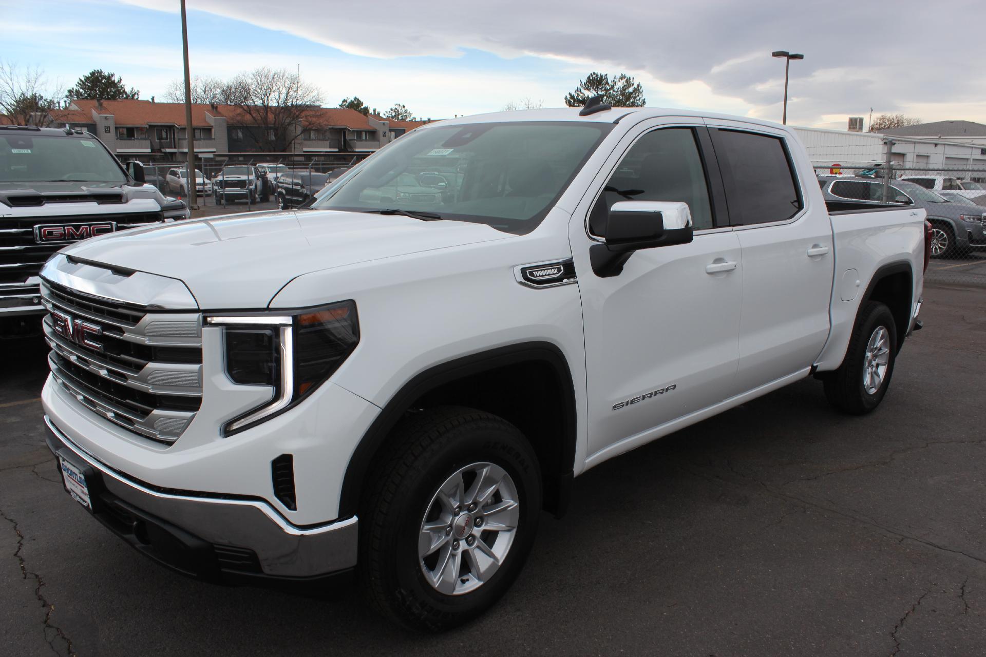 2025 GMC Sierra 1500 Vehicle Photo in AURORA, CO 80012-4011