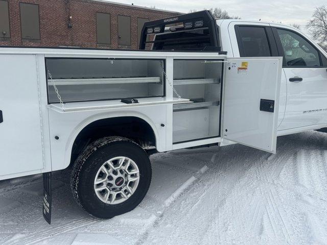 2025 GMC Sierra 2500 HD Vehicle Photo in LEOMINSTER, MA 01453-2952