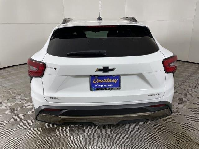 2025 Chevrolet Trax Vehicle Photo in PHOENIX, AZ 85014-3381