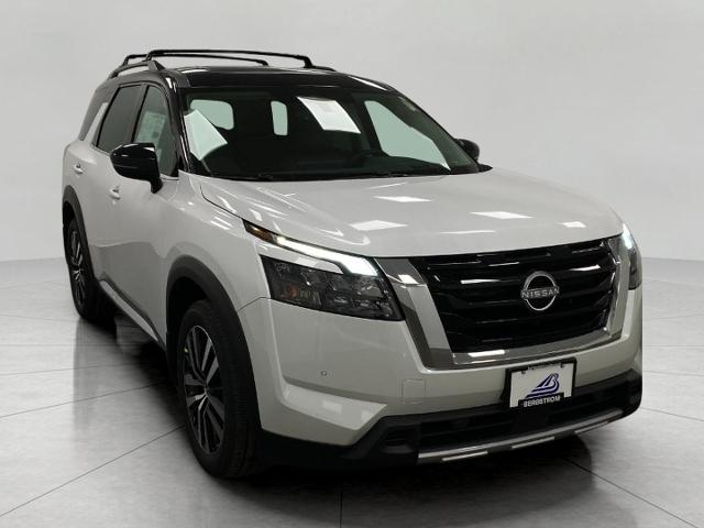 2025 Nissan Pathfinder Vehicle Photo in Appleton, WI 54913