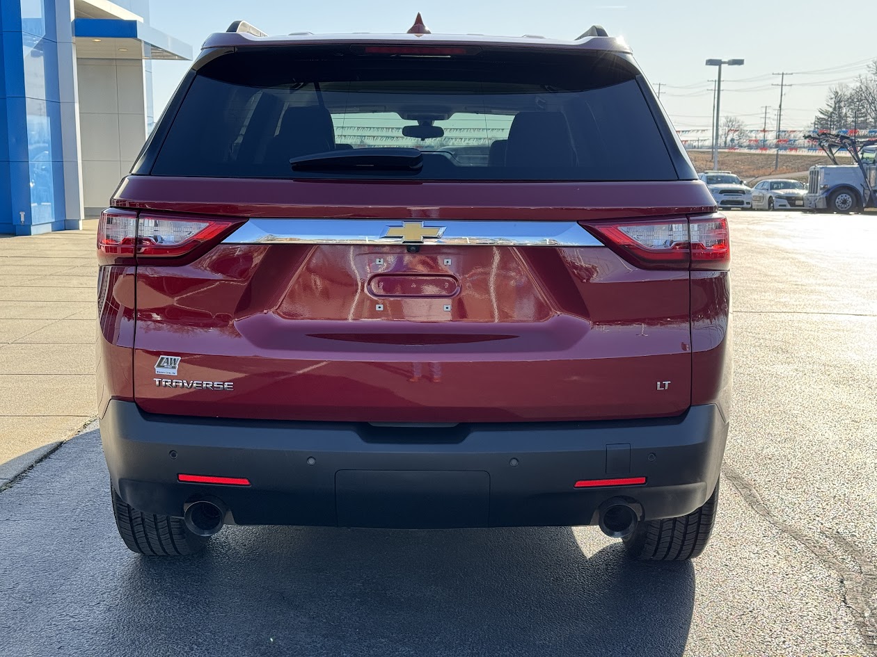 2021 Chevrolet Traverse Vehicle Photo in BOONVILLE, IN 47601-9633