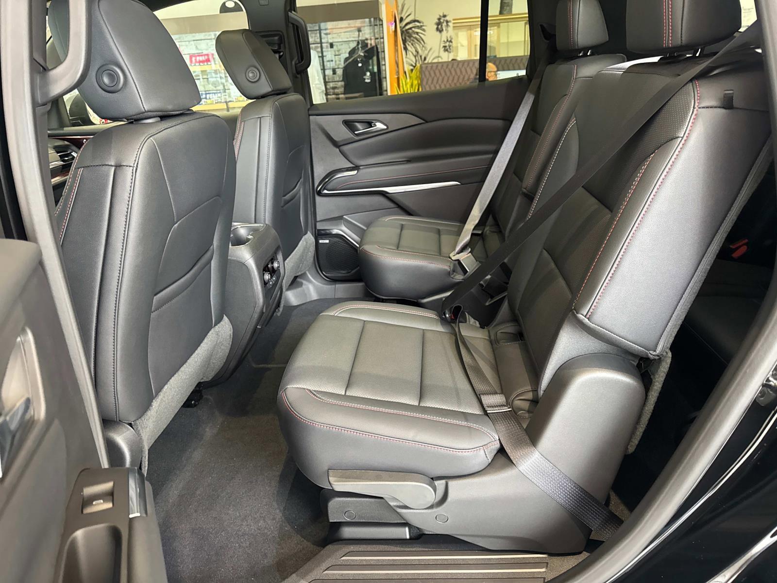 2025 Chevrolet Traverse Vehicle Photo in LOS ANGELES, CA 90007-3794
