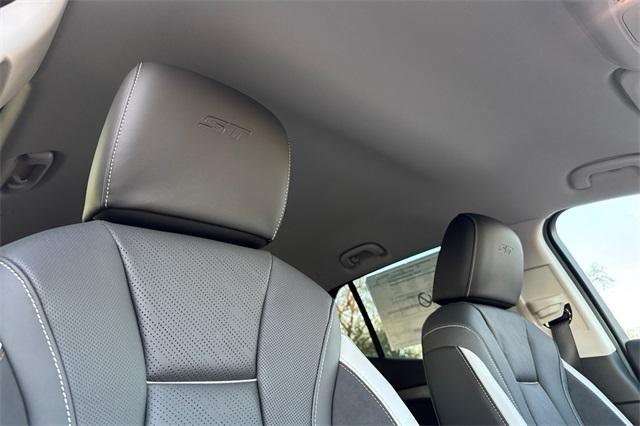 2025 Buick Envision Vehicle Photo in ELK GROVE, CA 95757-8703