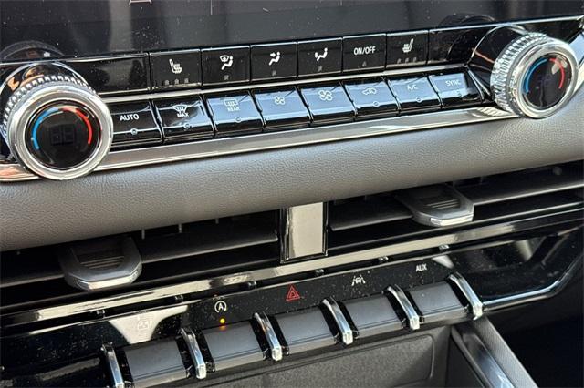 2025 GMC Canyon Vehicle Photo in ELK GROVE, CA 95757-8703