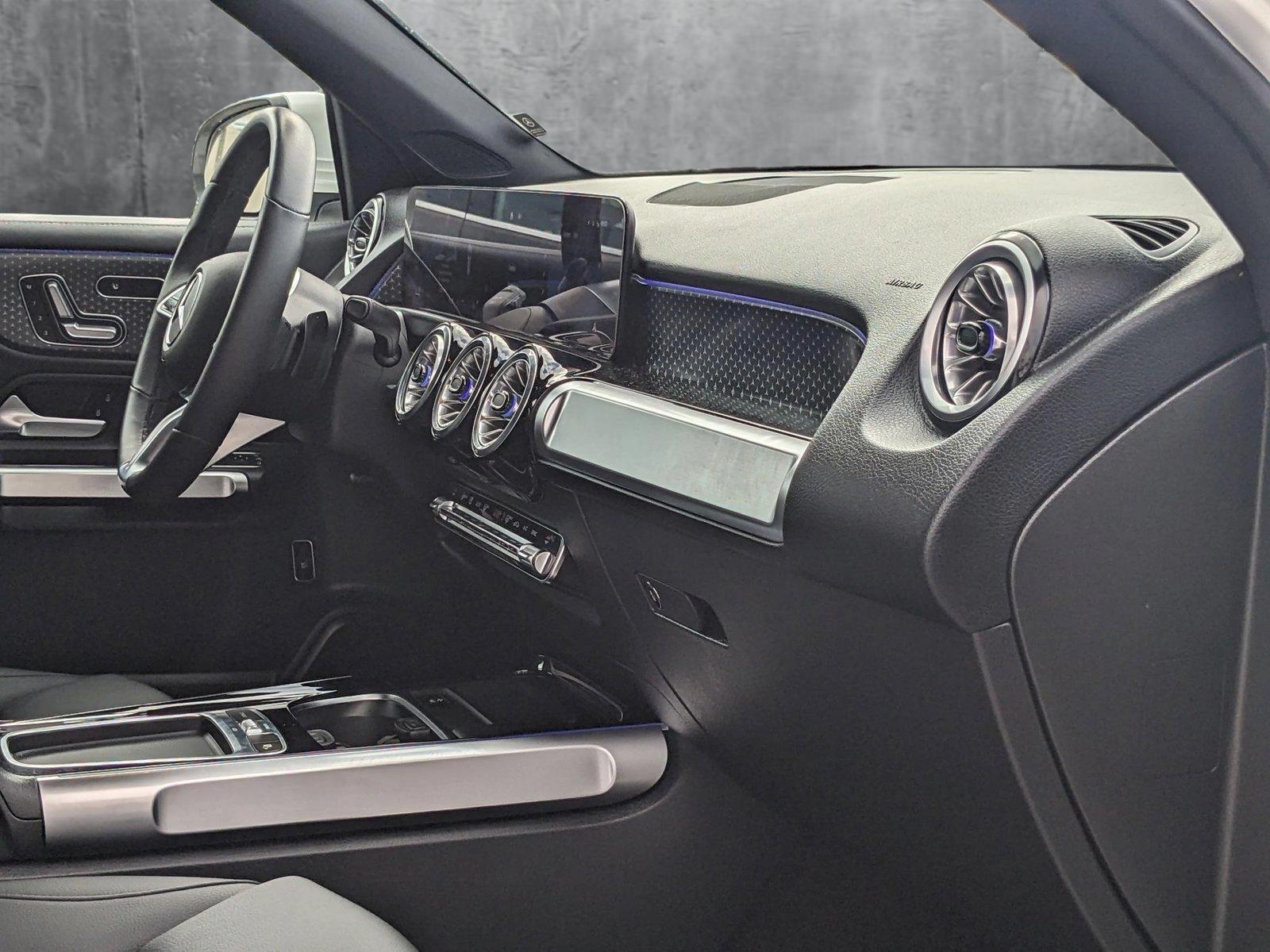 2025 Mercedes-Benz GLB Vehicle Photo in MIAMI, FL 33172-3015