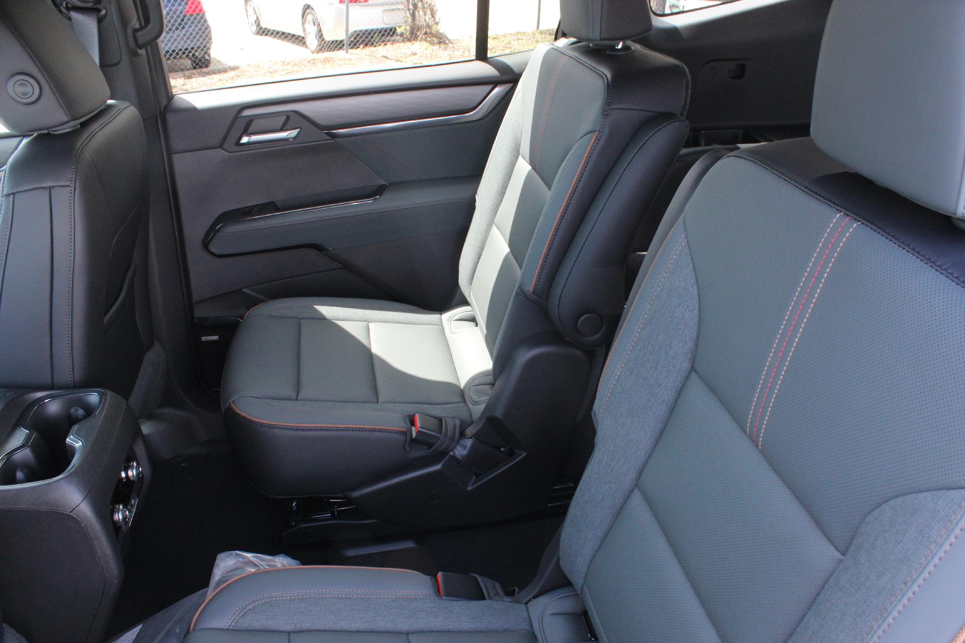 2025 GMC Acadia Vehicle Photo in AURORA, CO 80012-4011