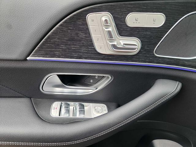 2025 Mercedes-Benz GLE Vehicle Photo in HOUSTON, TX 77079