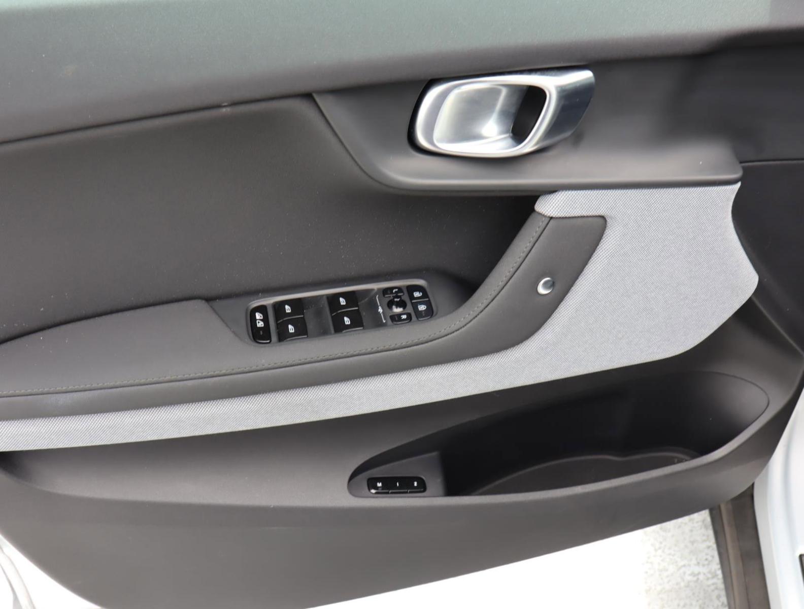 2022 Polestar 2 Vehicle Photo in LOS ANGELES, CA 90007-3794