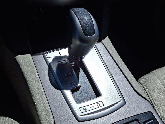 2012 Subaru Legacy Vehicle Photo in DANBURY, CT 06810-5034