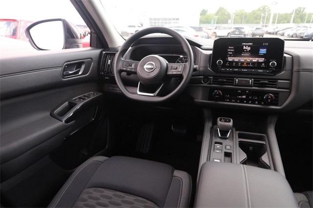 2025 Nissan Pathfinder Vehicle Photo in Hazelwood, MO 63042