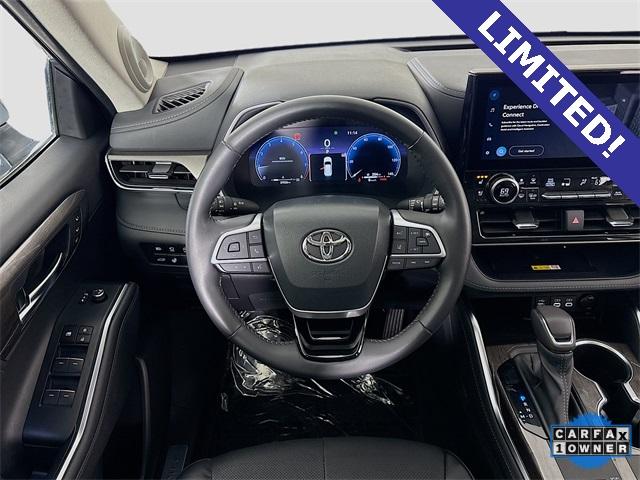 2023 Toyota Highlander Vehicle Photo in Puyallup, WA 98371