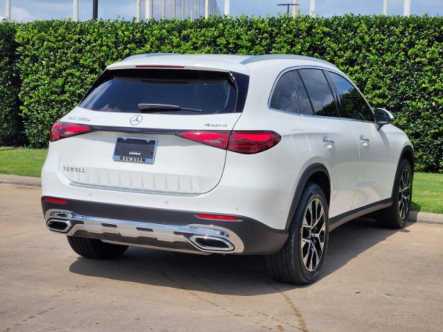 2025 Mercedes-Benz GLC Vehicle Photo in HOUSTON, TX 77079