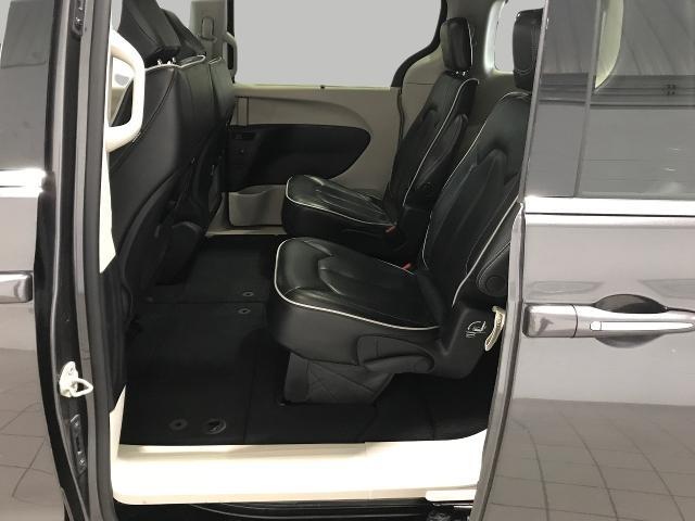 2023 Chrysler Pacifica Vehicle Photo in GREEN BAY, WI 54303-3330