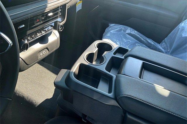 2025 Chevrolet Suburban Vehicle Photo in TOPEKA, KS 66609-0000