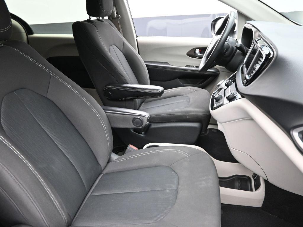 2020 Chrysler Voyager Vehicle Photo in Marion, IA 52302