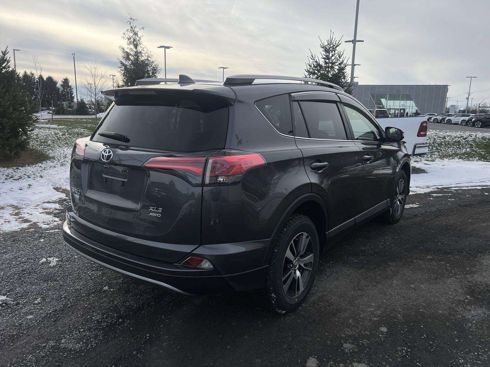 2017 Toyota RAV4 Vehicle Photo in Mechanicsburg, PA 17050-1707