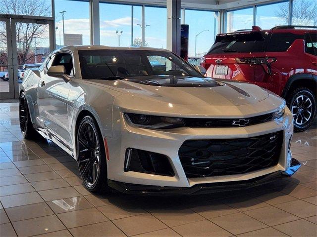 2019 Chevrolet Camaro Vehicle Photo in AURORA, CO 80011-6998