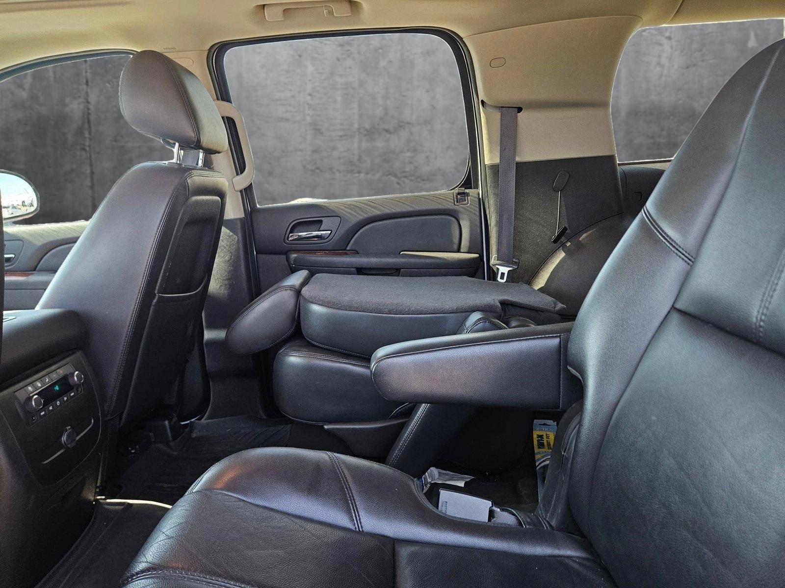 2014 Chevrolet Suburban Vehicle Photo in NORTH RICHLAND HILLS, TX 76180-7199