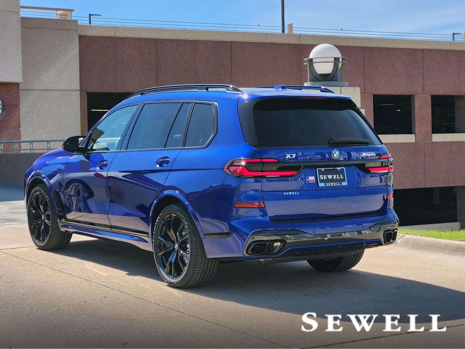 2025 BMW X7 M60i Vehicle Photo in PLANO, TX 75024