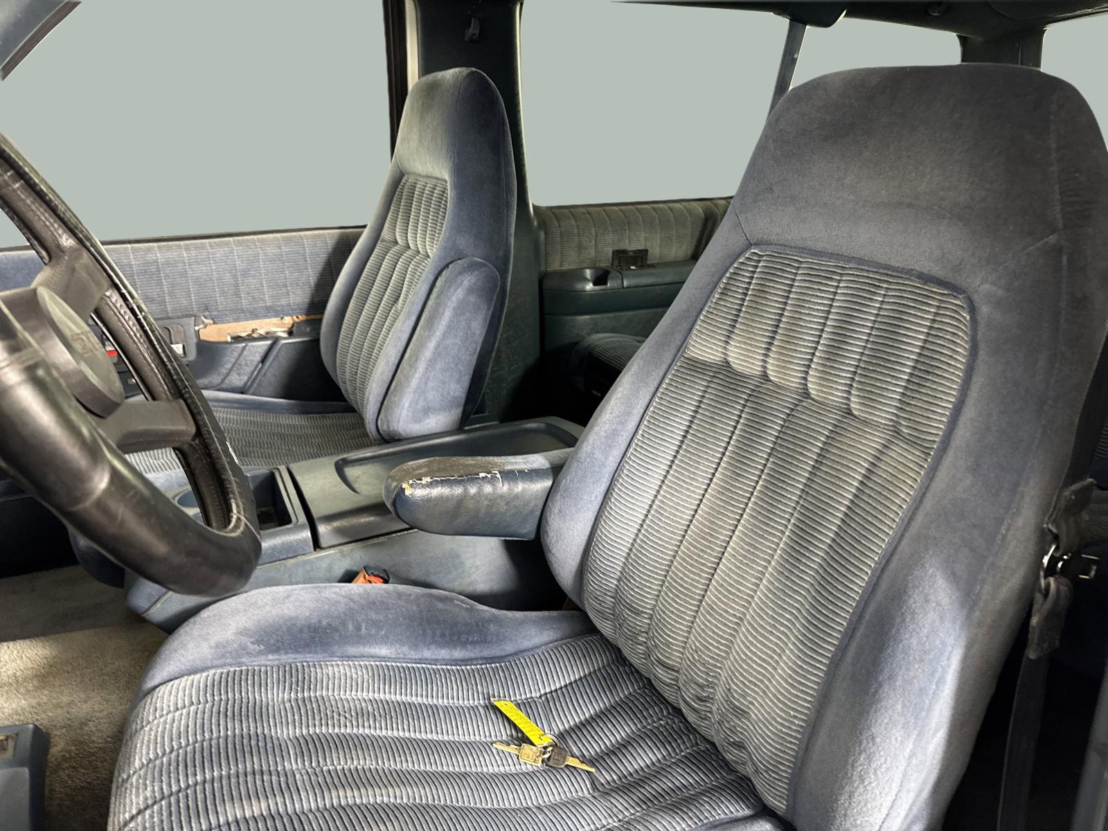 1994 GMC Yukon Vehicle Photo in GEORGETOWN, TX 78626-7508