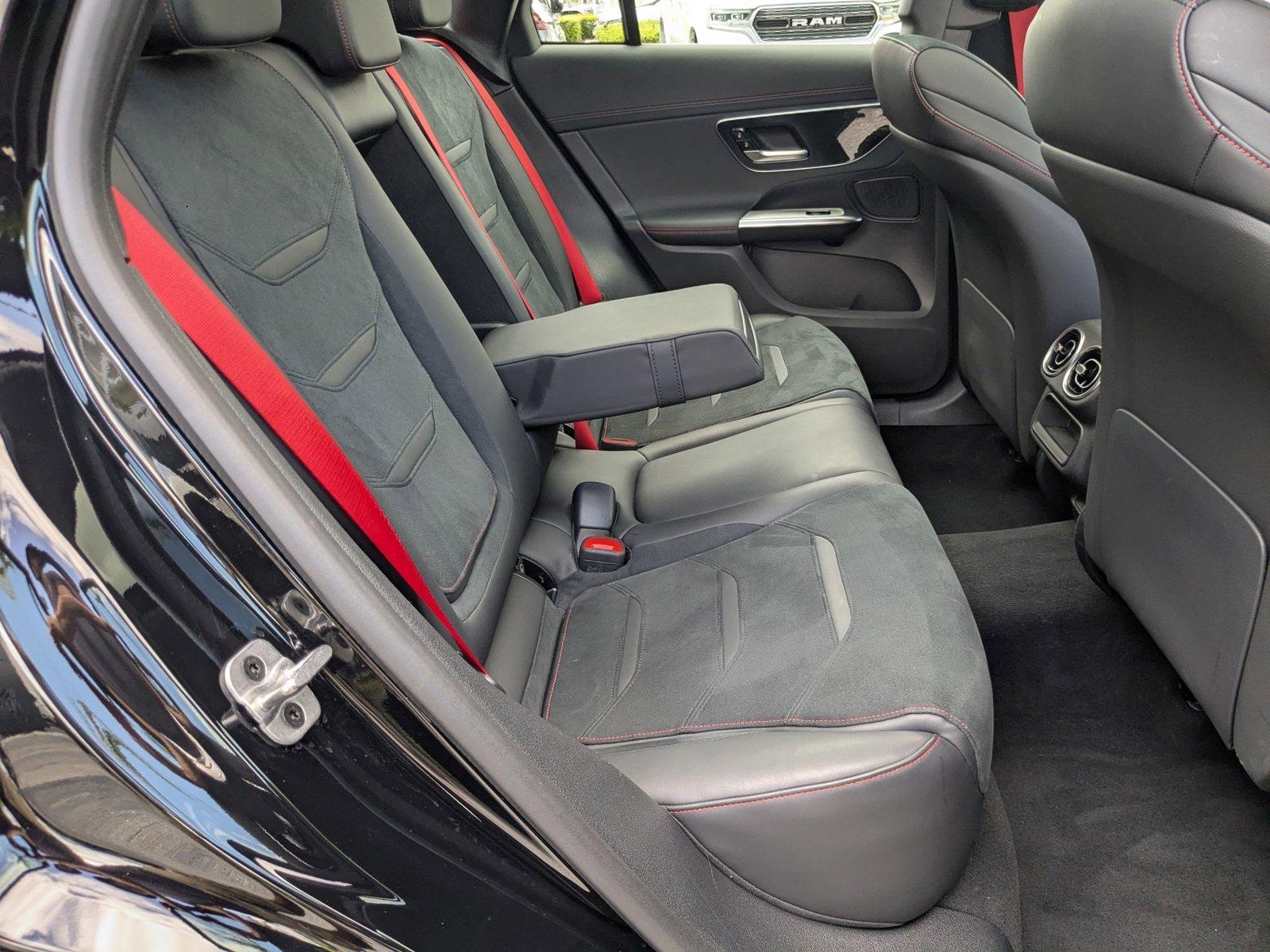 2024 Mercedes-Benz GLC Vehicle Photo in Pompano Beach, FL 33064