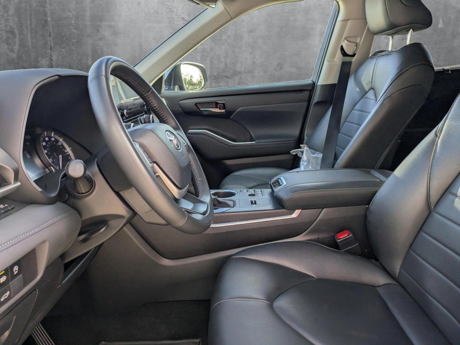 2024 Toyota Highlander Vehicle Photo in Winter Park, FL 32792