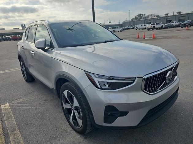 2025 Volvo XC40 Vehicle Photo in Houston, TX 77007