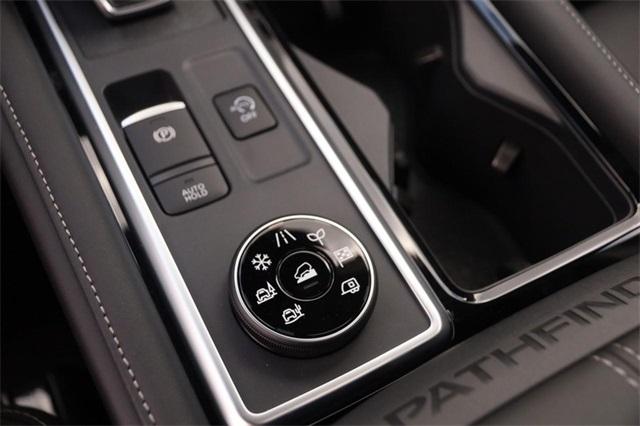 2025 Nissan Pathfinder Vehicle Photo in Hazelwood, MO 63042