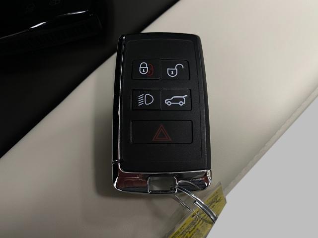 2025 Range Rover Vehicle Photo in Appleton, WI 54913