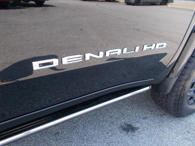 2025 GMC Sierra 2500 HD Vehicle Photo in LOWELL, MA 01852-4336
