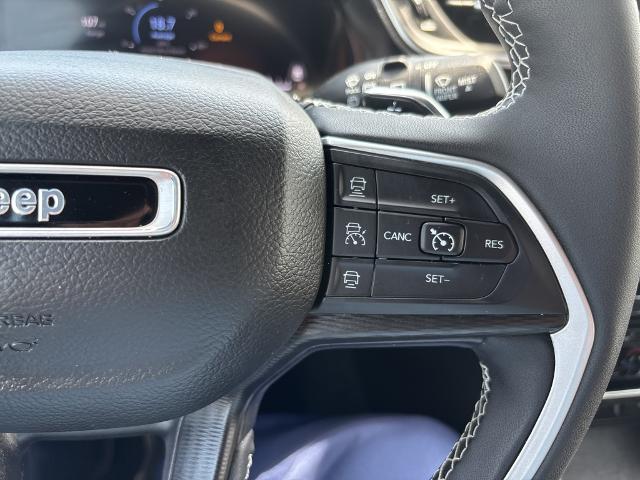 2024 Jeep Grand Cherokee Vehicle Photo in Peoria, IL 61615