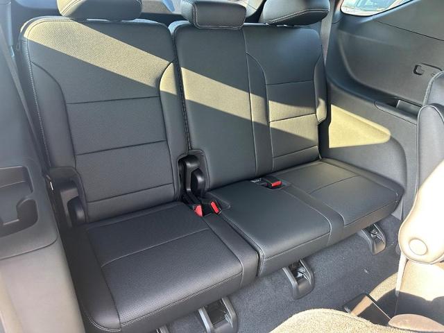 2026 Chevrolet Traverse Vehicle Photo in COLUMBIA, MO 65203-3903