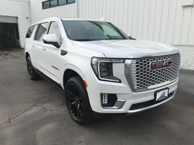 2024 GMC Yukon XL Vehicle Photo in GREEN BAY, WI 54303-3330