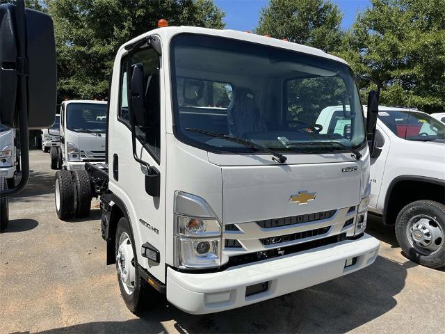 2025 Chevrolet Low Cab Forward 4500 Vehicle Photo in ALCOA, TN 37701-3235