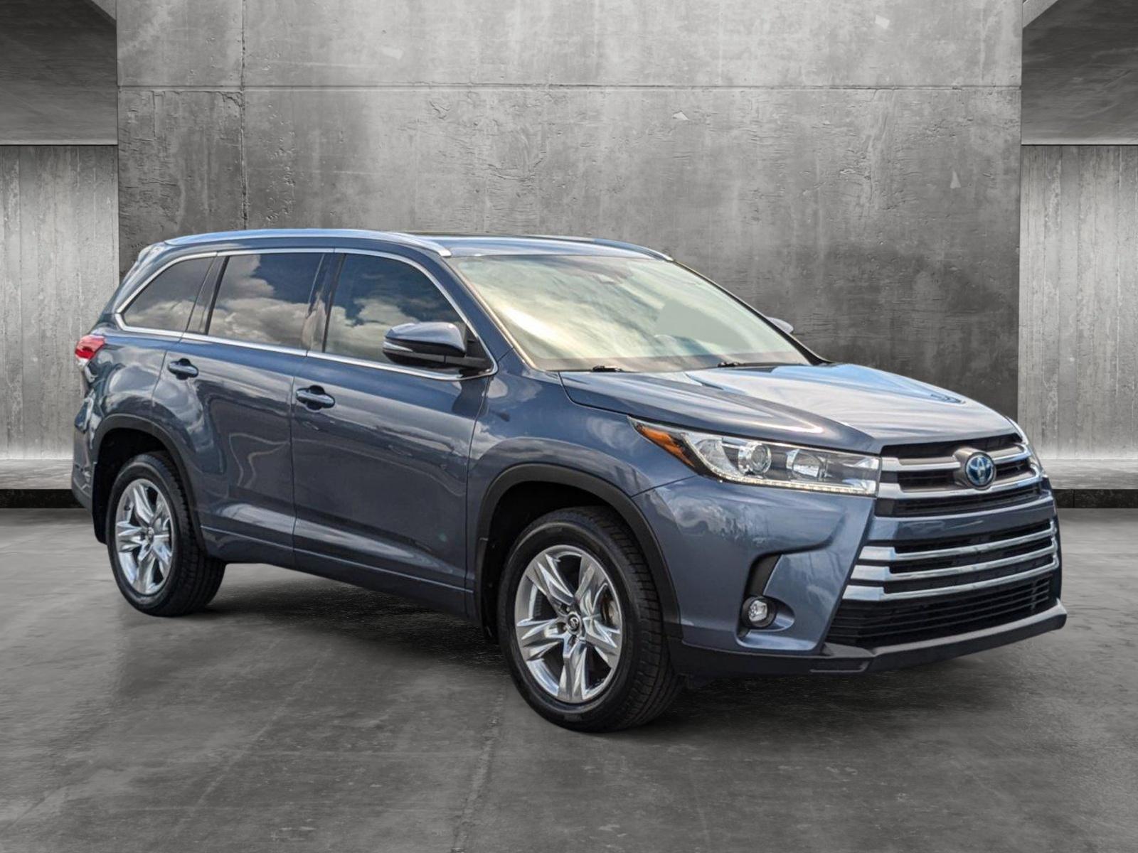 2019 Toyota Highlander Vehicle Photo in Clearwater, FL 33761