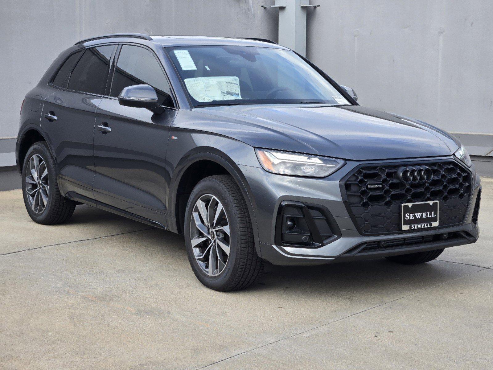 2024 Audi Q5 Vehicle Photo in SUGAR LAND, TX 77478