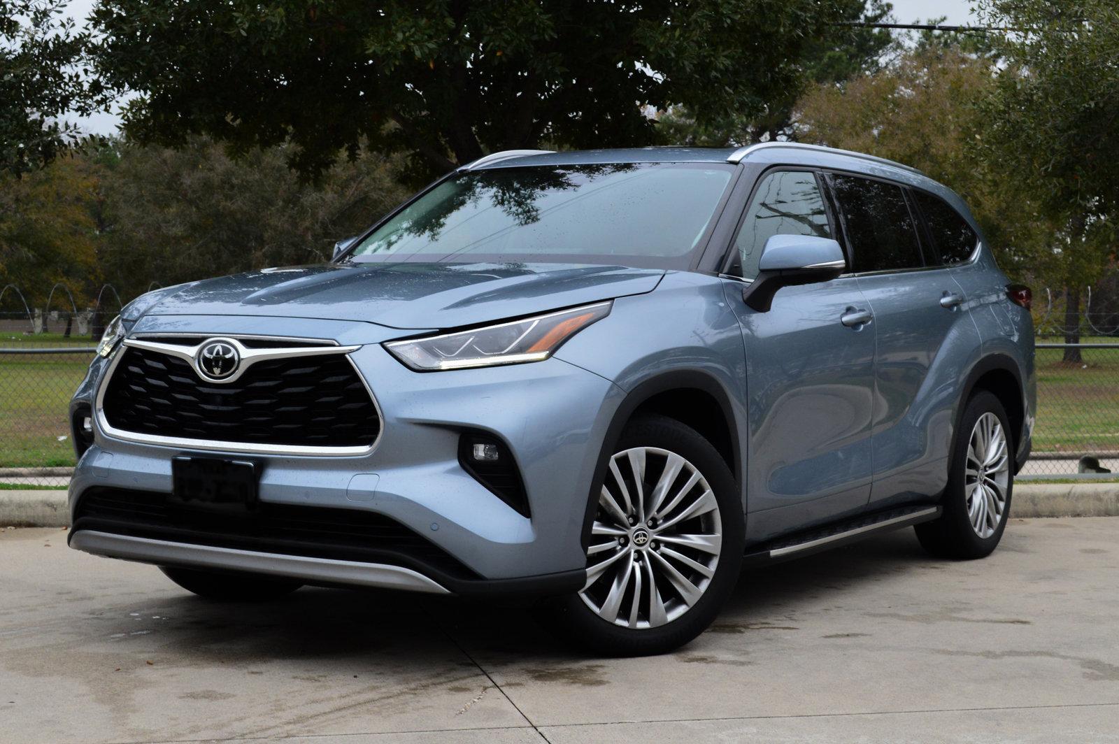 2022 Toyota Highlander Vehicle Photo in Houston, TX 77090