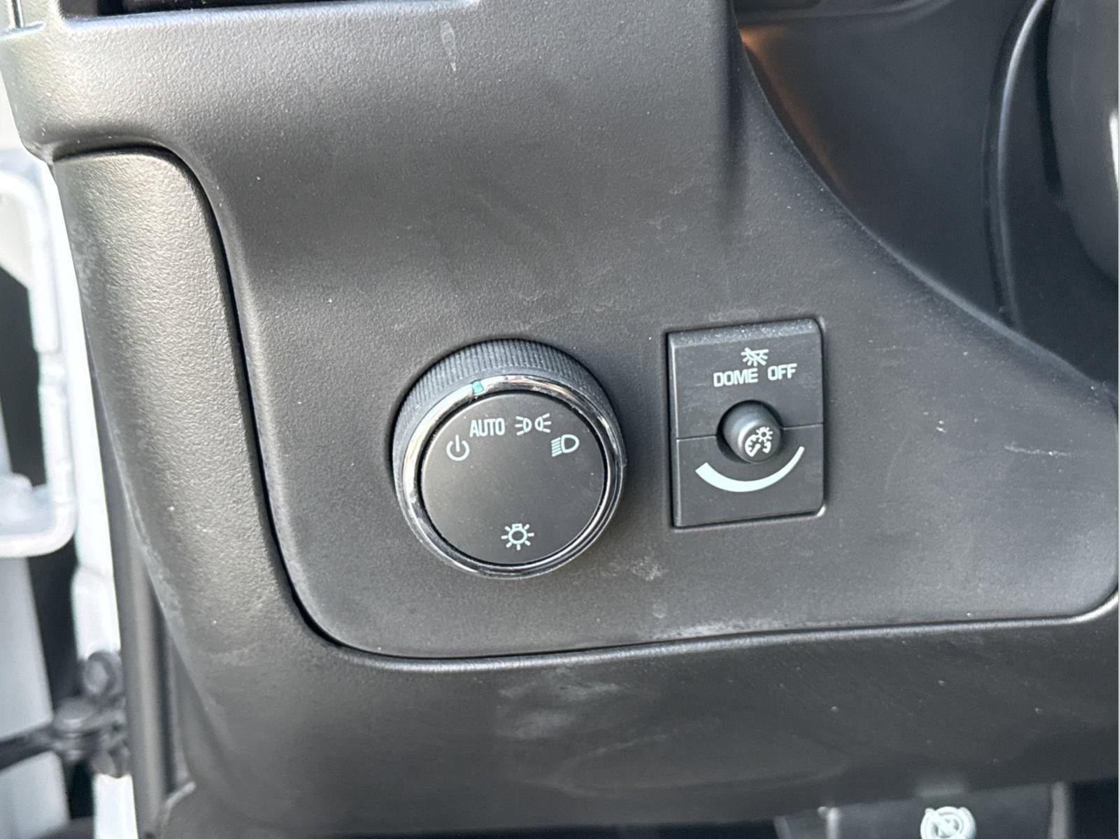 2024 Chevrolet Express Cutaway 3500 Vehicle Photo in GEORGETOWN, TX 78626-7508