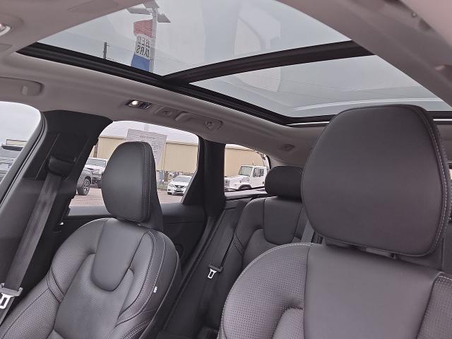 2021 Volvo XC60 Vehicle Photo in NEDERLAND, TX 77627-8017