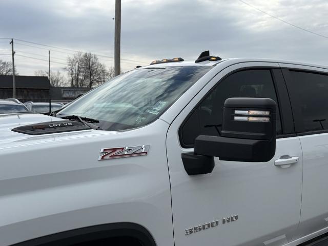 2021 Chevrolet Silverado 3500 HD Vehicle Photo in CHICOPEE, MA 01020-5001