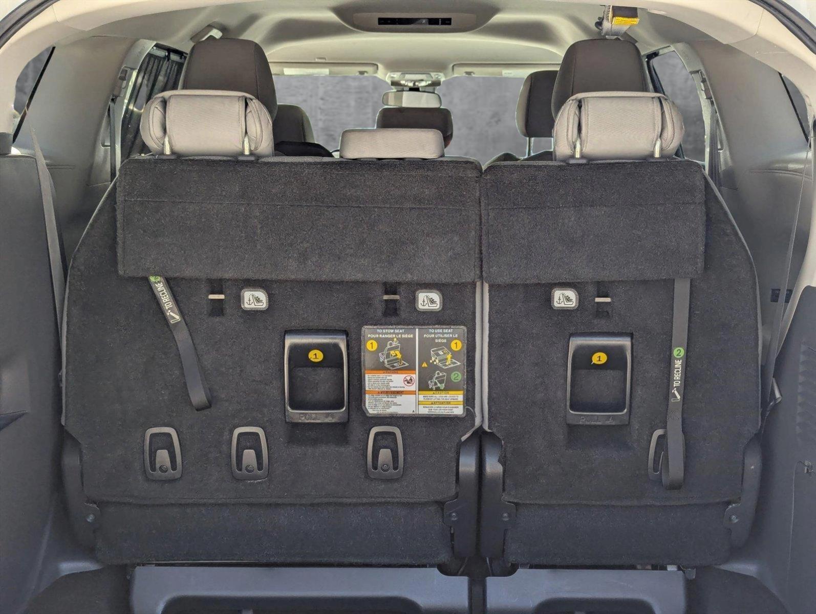 2021 Toyota Sienna Vehicle Photo in Davie, FL 33331