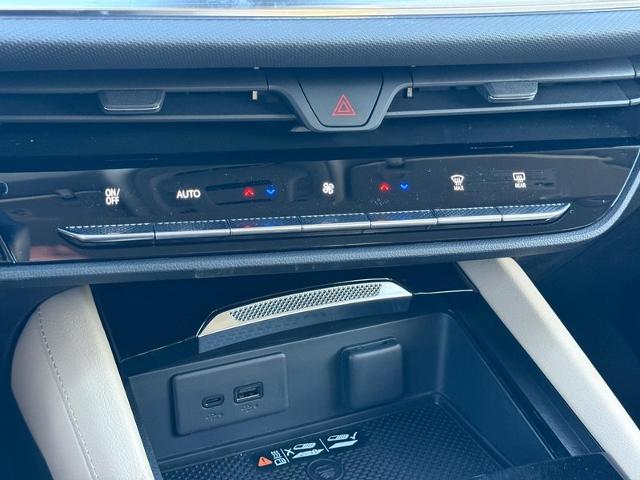 2025 Buick Envision Vehicle Photo in COLUMBIA, MO 65203-3903