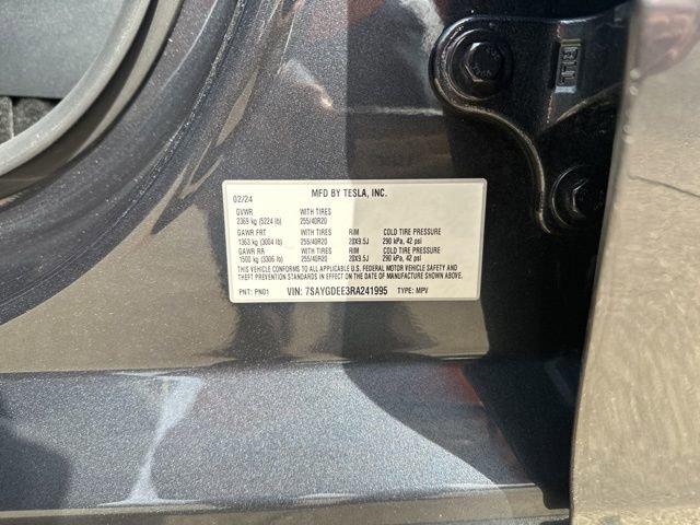 2024 Tesla Model Y Vehicle Photo in MEDINA, OH 44256-9631