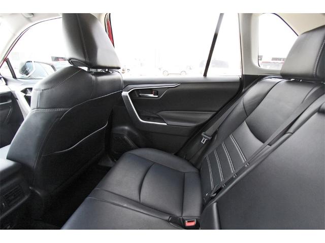 2019 Toyota RAV4 Vehicle Photo in ROSENBERG, TX 77471-5675
