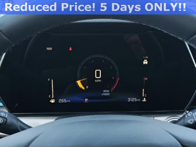 2025 Chevrolet Trax Vehicle Photo in GREEN BAY, WI 54304-5303
