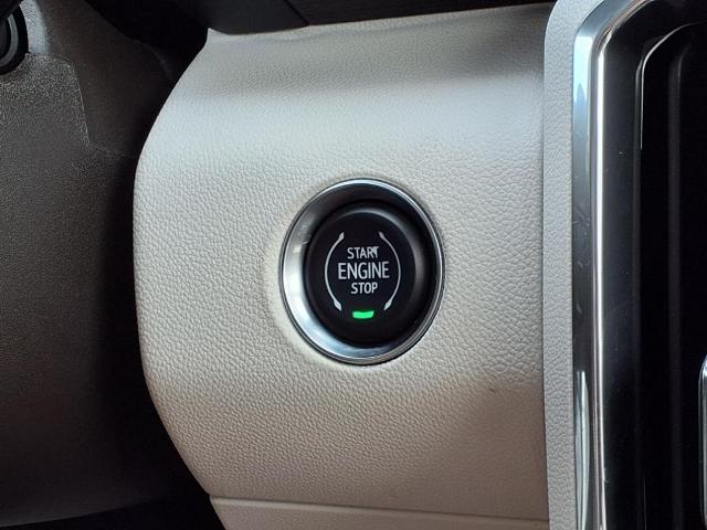 2024 GMC Acadia Vehicle Photo in ROXBORO, NC 27573-6143