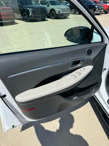 2023 Hyundai SONATA Vehicle Photo in Peoria, IL 61615