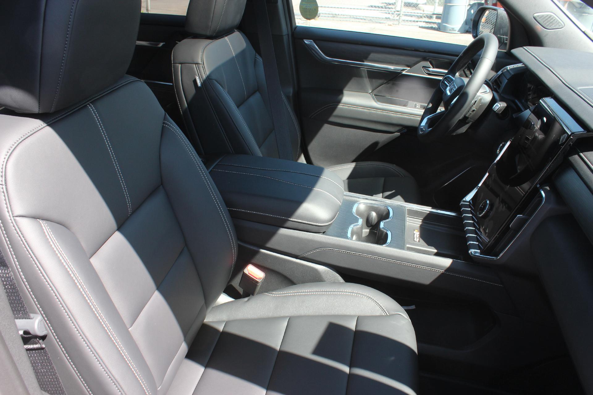 2025 GMC Acadia Vehicle Photo in AURORA, CO 80012-4011
