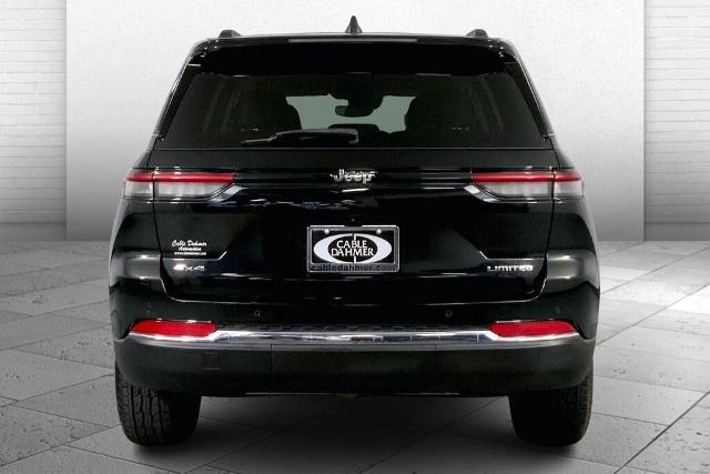 2024 Jeep Grand Cherokee Vehicle Photo in Kansas City, MO 64114