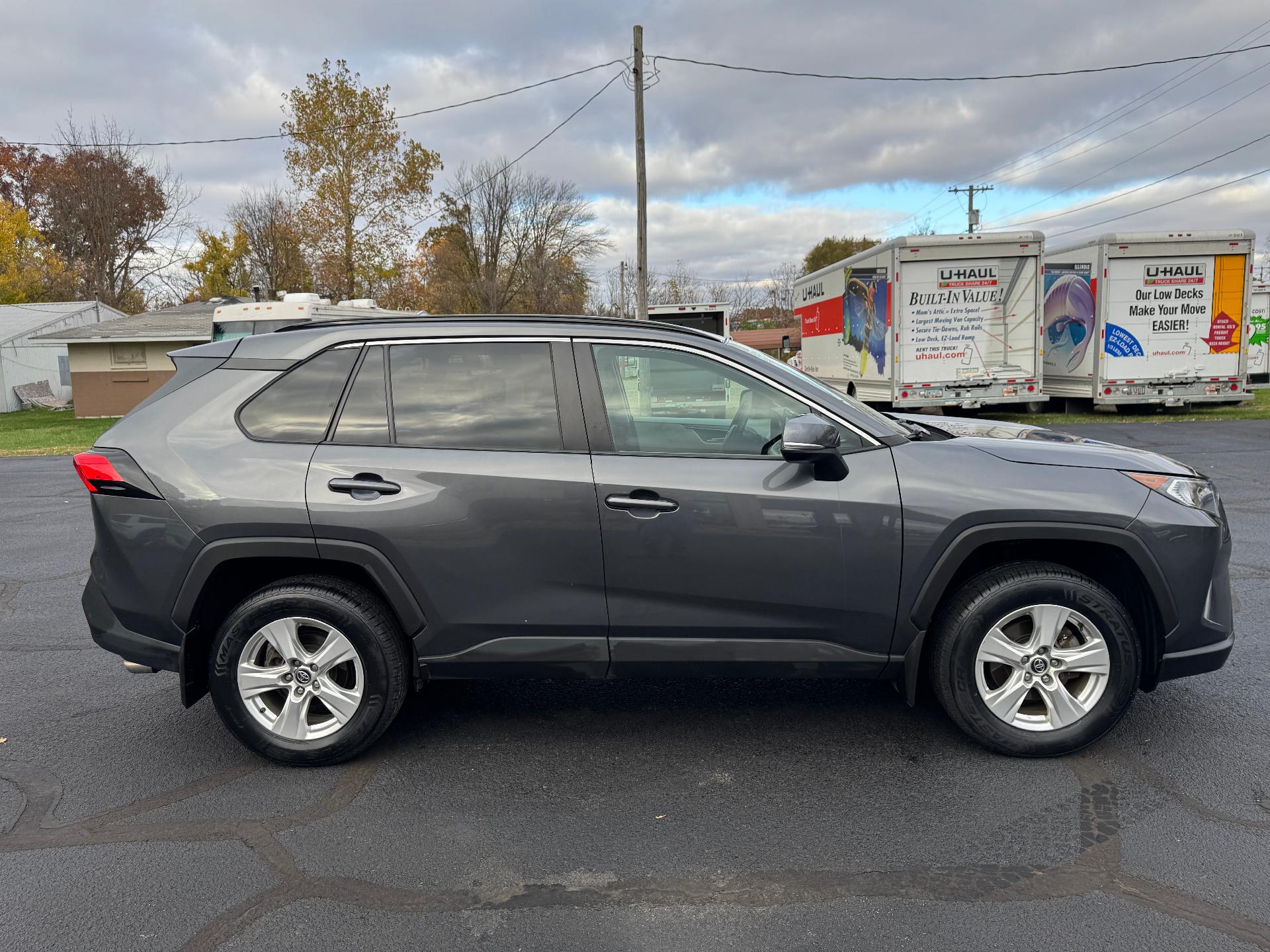 Used 2021 Toyota RAV4 XLE with VIN 2T3P1RFV0MC144055 for sale in Bridgman, MI